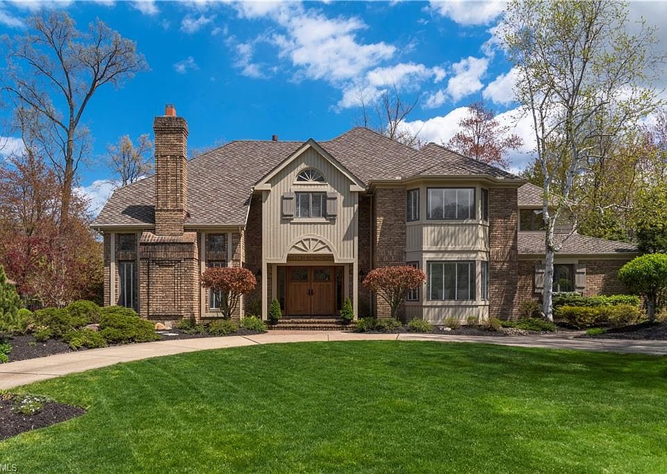 1st image of 1587 Roseland Way