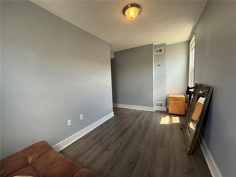 907 Spring Way — Photo 30