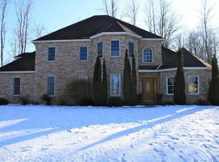 2115 E Cedar Ridge Dr, Appleton, WI 54915