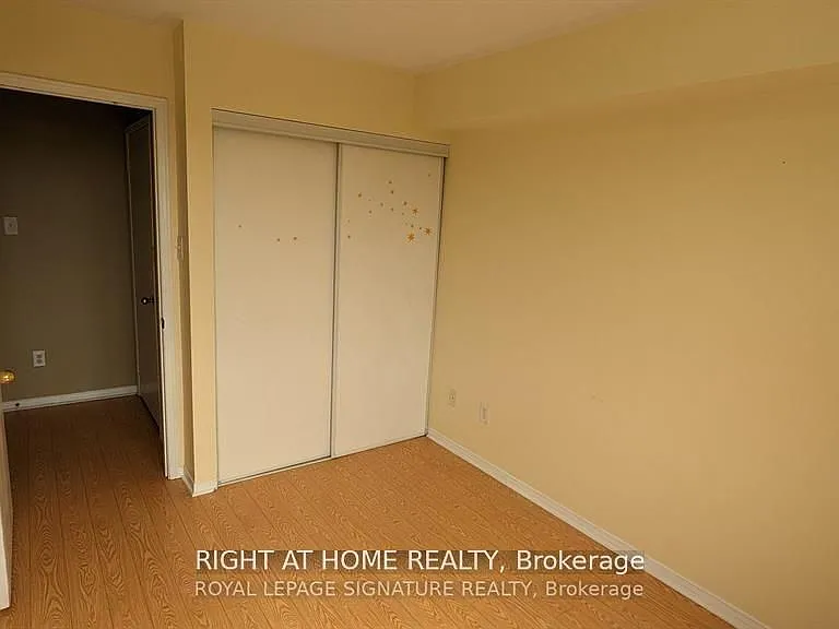 4869 Half Moon Grv #27 — Photo 21