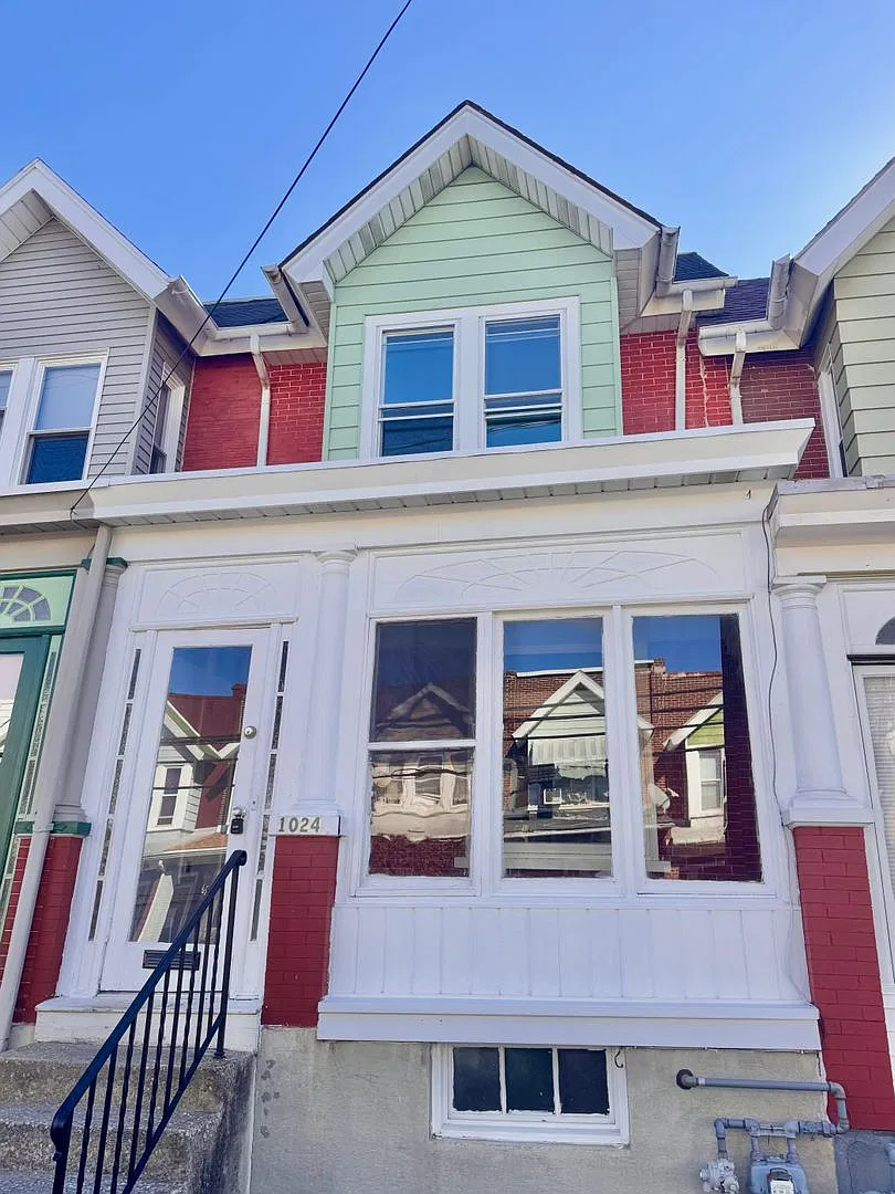 Completely Remodeled Three-Bedroom, One-Bathroom Home — Photo 1