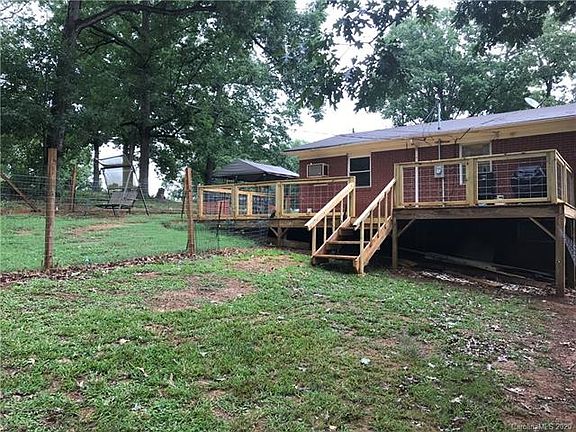 2nd image of 422 Burleson St