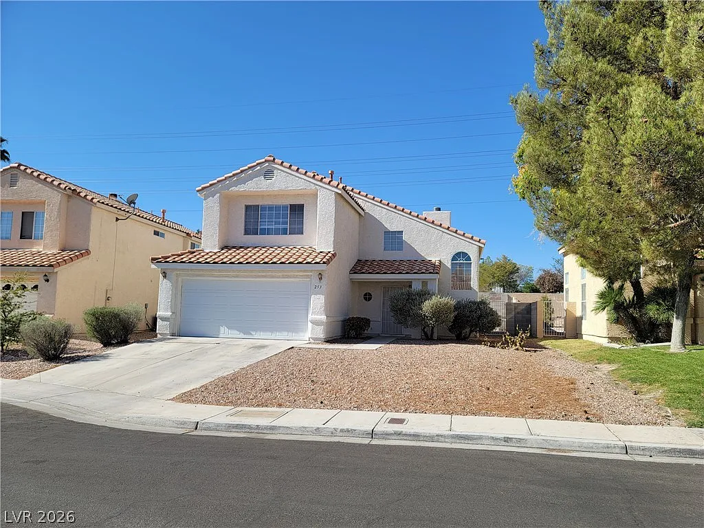 3 bed, 2.5 bath, 1750 sqft, $2,300 — Photo 2