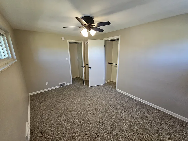 236 McCartney Dr — Photo 41
