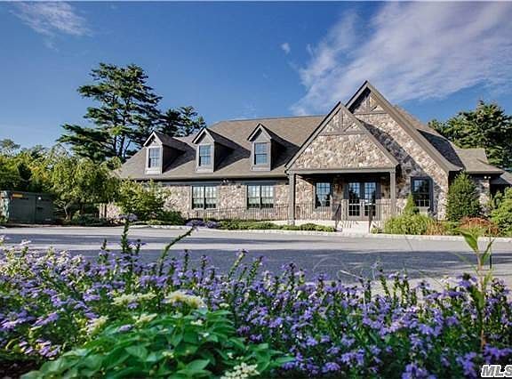 5th image of 79 Stone Hill Dr