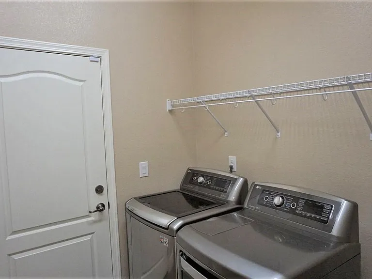 10119 Mesa Cortona Dr — Photo 6