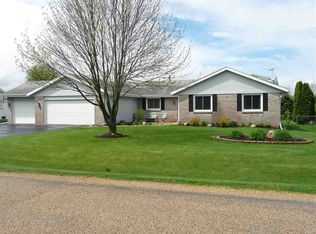 8035 Towermont Dr, Rockford, IL 61102