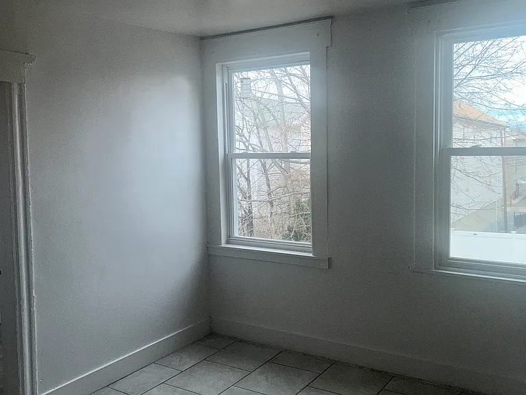 21 Tillinghast St — Photo 4