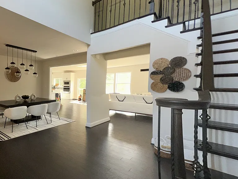 3301 Atlas Ct — Photo 3