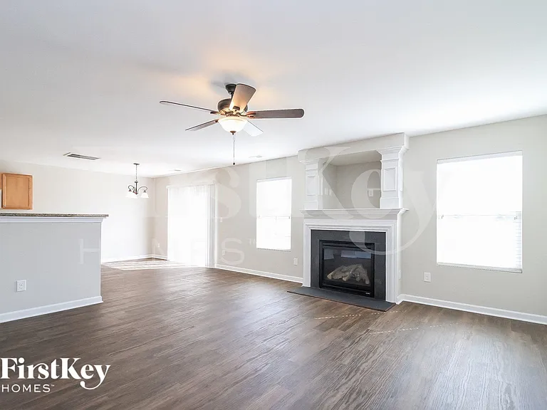119 Habersham Ct — Photo 4