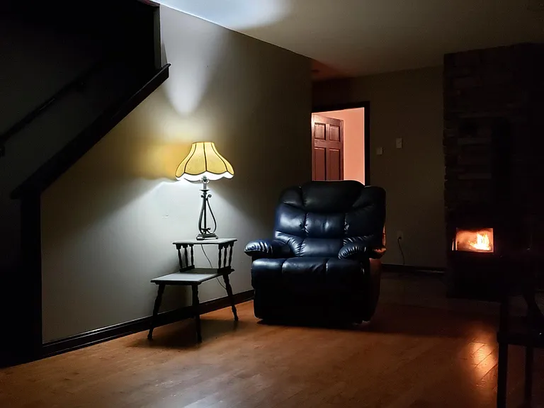 28 Lakeshore Dr — Photo 4