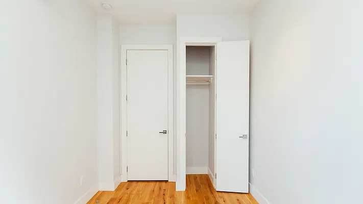 Rented by Nooklyn NYC LLC | media 4