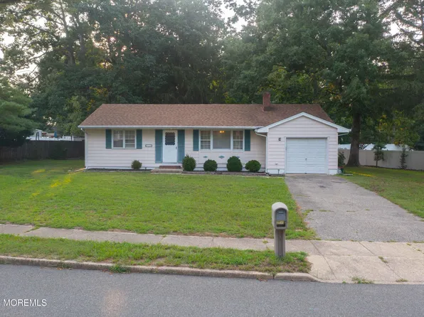 826 Bartlett Place, Toms River, NJ 08753