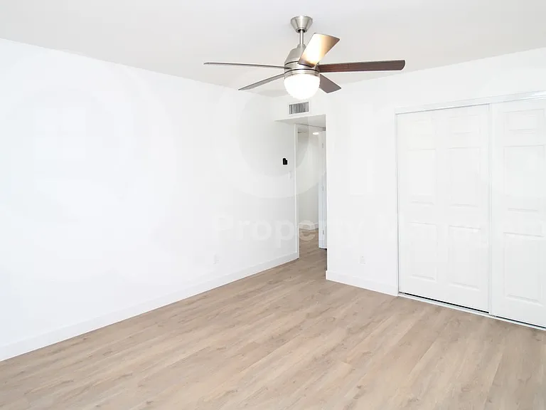 10312 E Cactus Rd — Photo 13