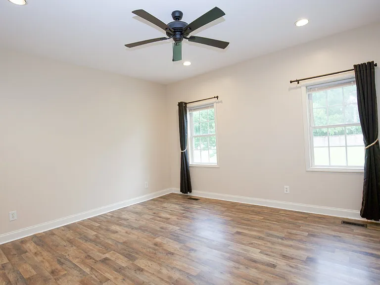 102 Willow Creek Ln — Photo 28