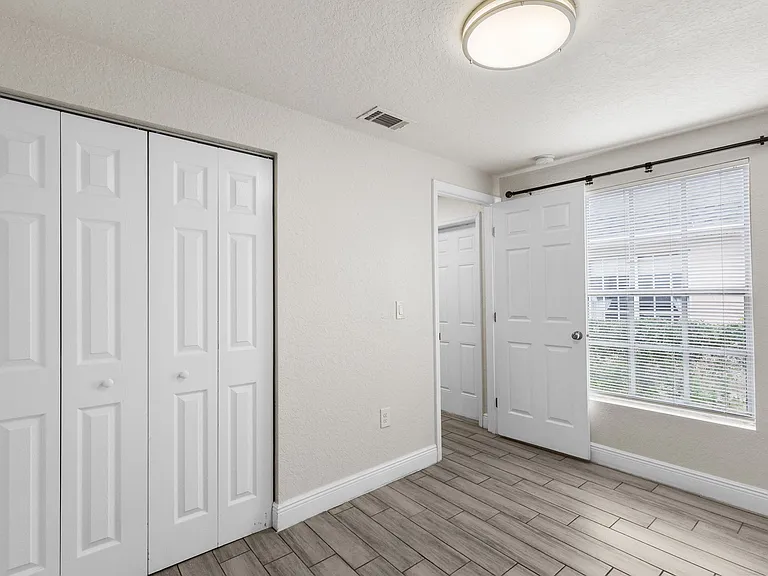 3605 W Iowa Ave — Photo 17