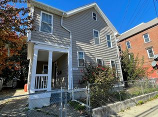 687 Hallett St, Bridgeport, CT 06608