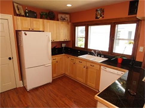 3rd image of 2304 E Stratford Ct