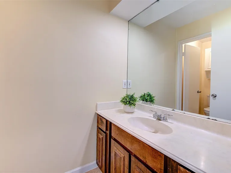 14633 Perthshire Rd — Photo 36