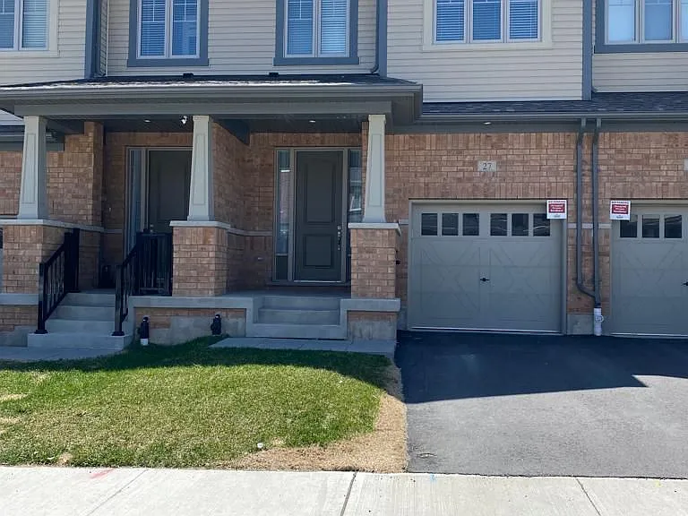 27 Stonehill Ave — Photo 1