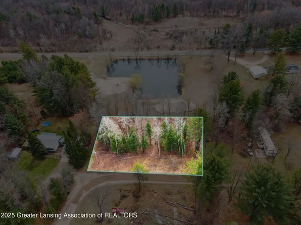 5301 Evarts Dr, Lake, MI 48632
