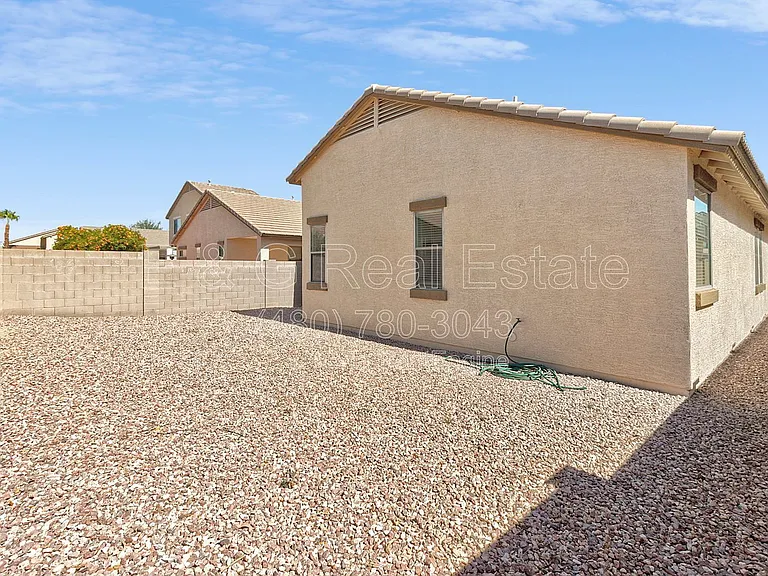 17228 W Elm St — Photo 30