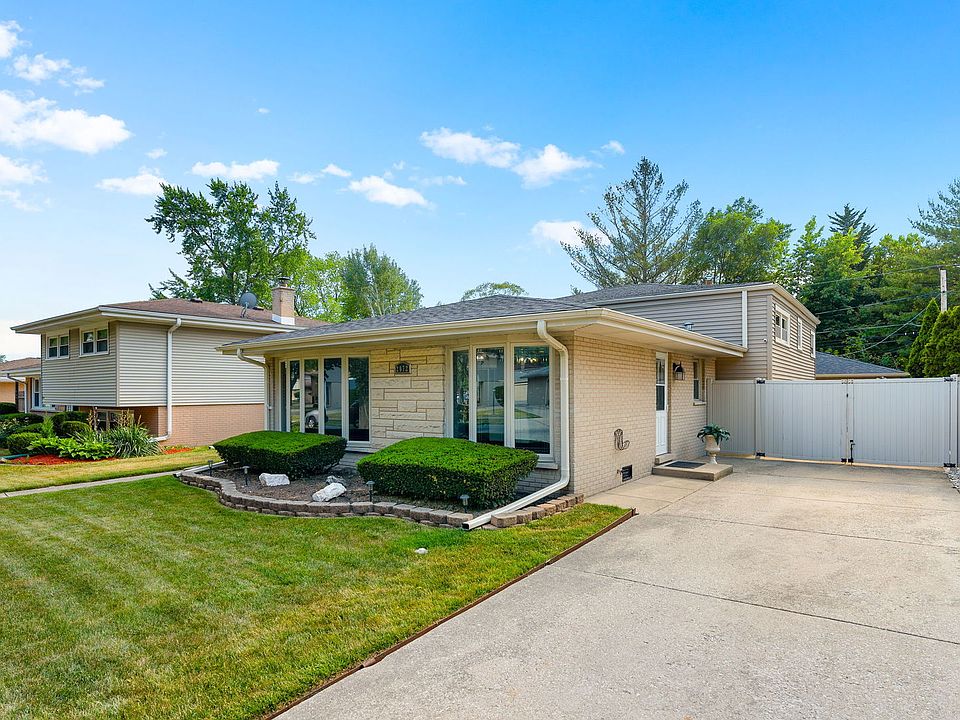 2072 Westview Dr, Des Plaines, IL 60018 Zillow
