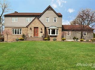 489 Fairway Rd, Ridgewood, NJ 07450