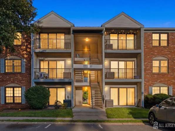 407 Lancaster Ct #2F, Piscataway, NJ 08854