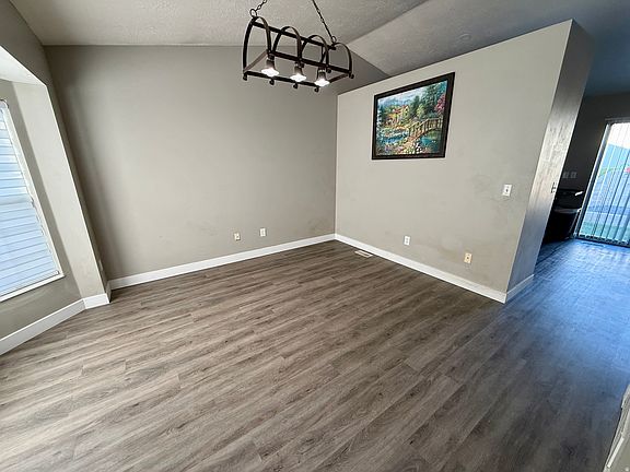 4th image of 4180 Lily Dr