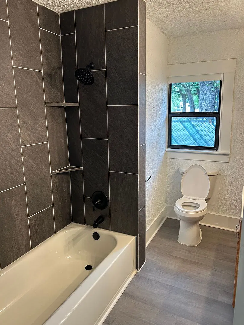 Updated 2Bedroom Home in Mineral Wells Modern Comfort & Great Outdoor Space — Photo 4
