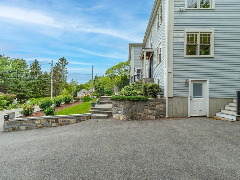 32 Witham St #B — Photo 24