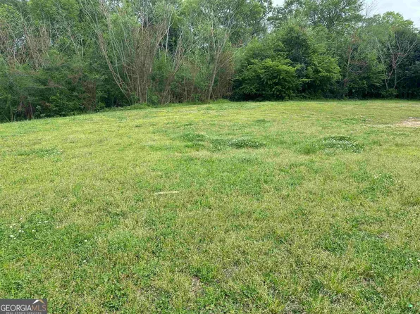 612 Avenue D, West Point, GA 31833