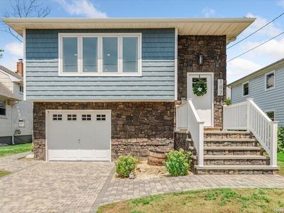 102 North Road, Babylon, NY, 11702