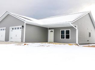 713 Salsbery Cir, Hillsboro, WI 54634