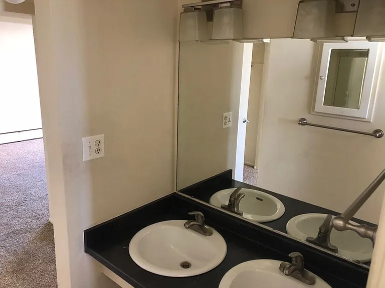 The Ramac Apartments — Photo 27