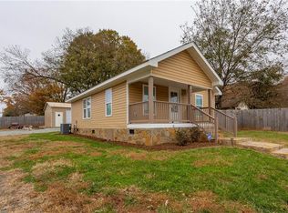 405 Oak St, Graham, NC 27253