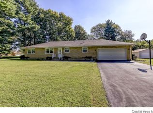 906 McKibbin Ln, Springfield, IL 62711