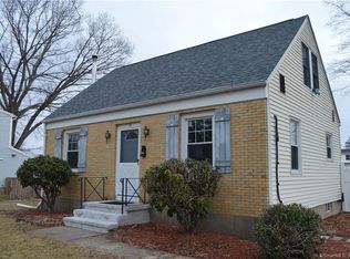 26 Douglas Dr, Meriden, CT 06451