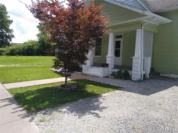207 S Oak St, Sparta, IL 62286