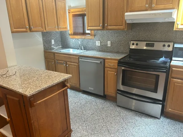 61 River St #2, Cambridge, MA 02139