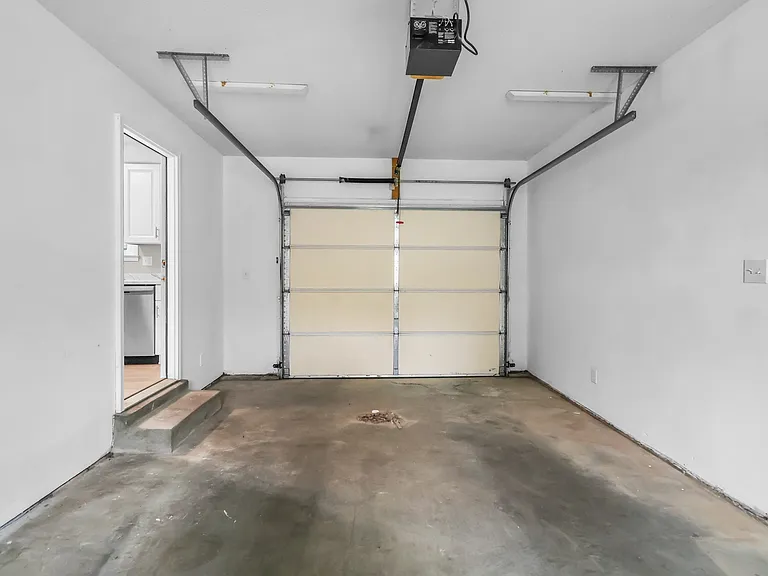 931 Poppy Dr — Photo 17
