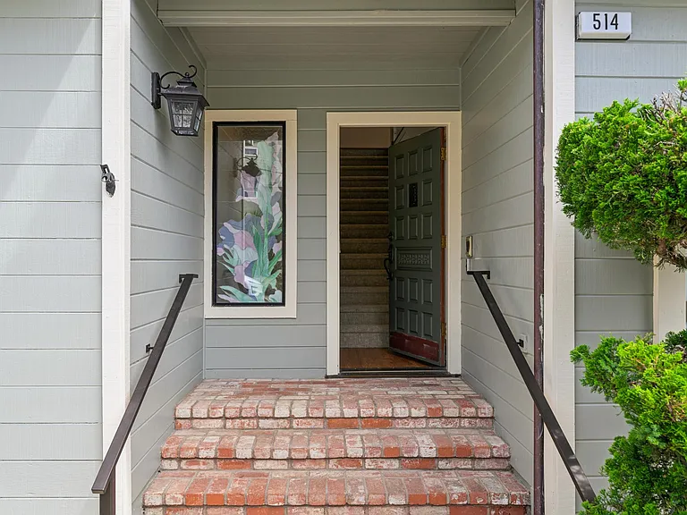 514 Isabella Ave #A — Photo 2