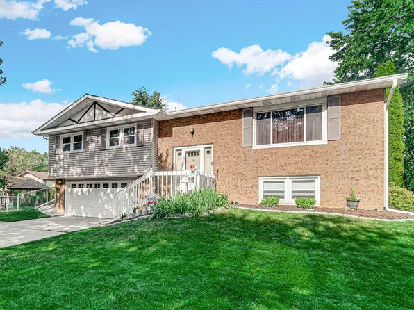 3215 Sylvania St, Portage, IN 46368