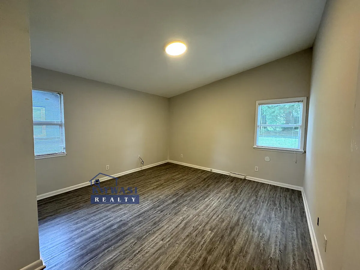 Building Photo - 1022 Tracy Dr