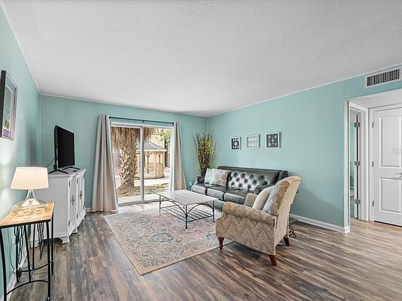 3rd image of 507 NW 39th Rd APT 110