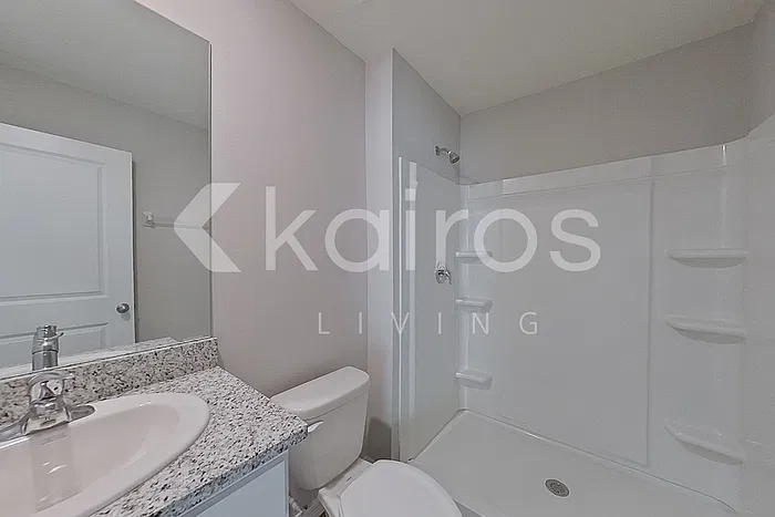 5 bed, 3.0 bath, 2370 sqft, $2,395 — Photo 4