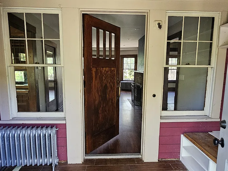 2342 Bourne Ave — Photo 4