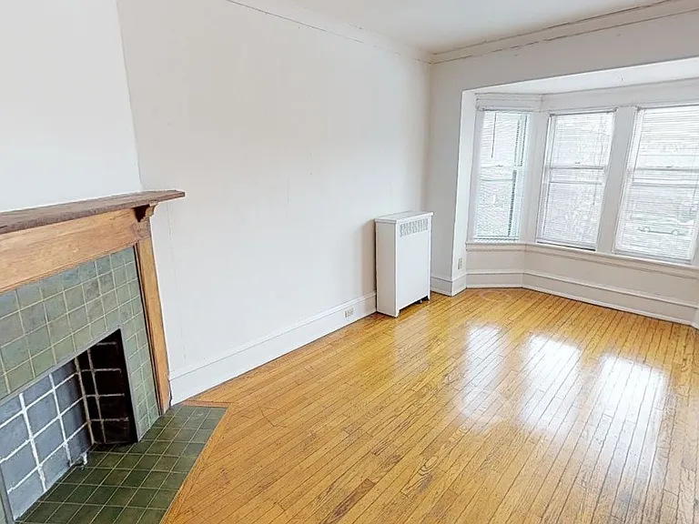 2518 N Farwell Ave — Photo 11