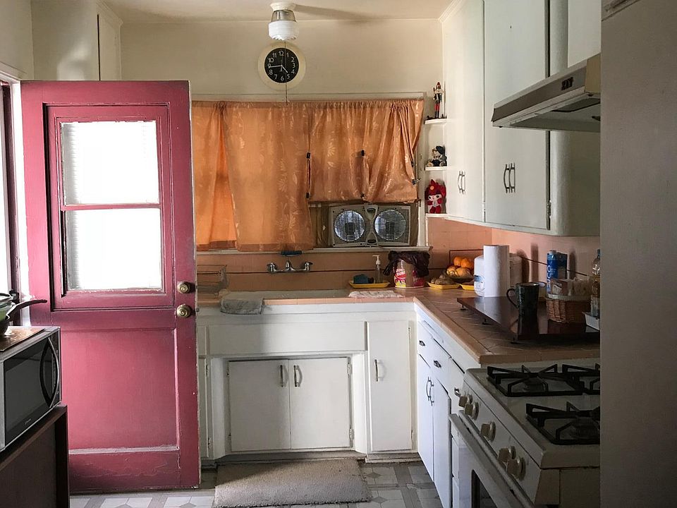 1st image of 229 S 2nd Ave